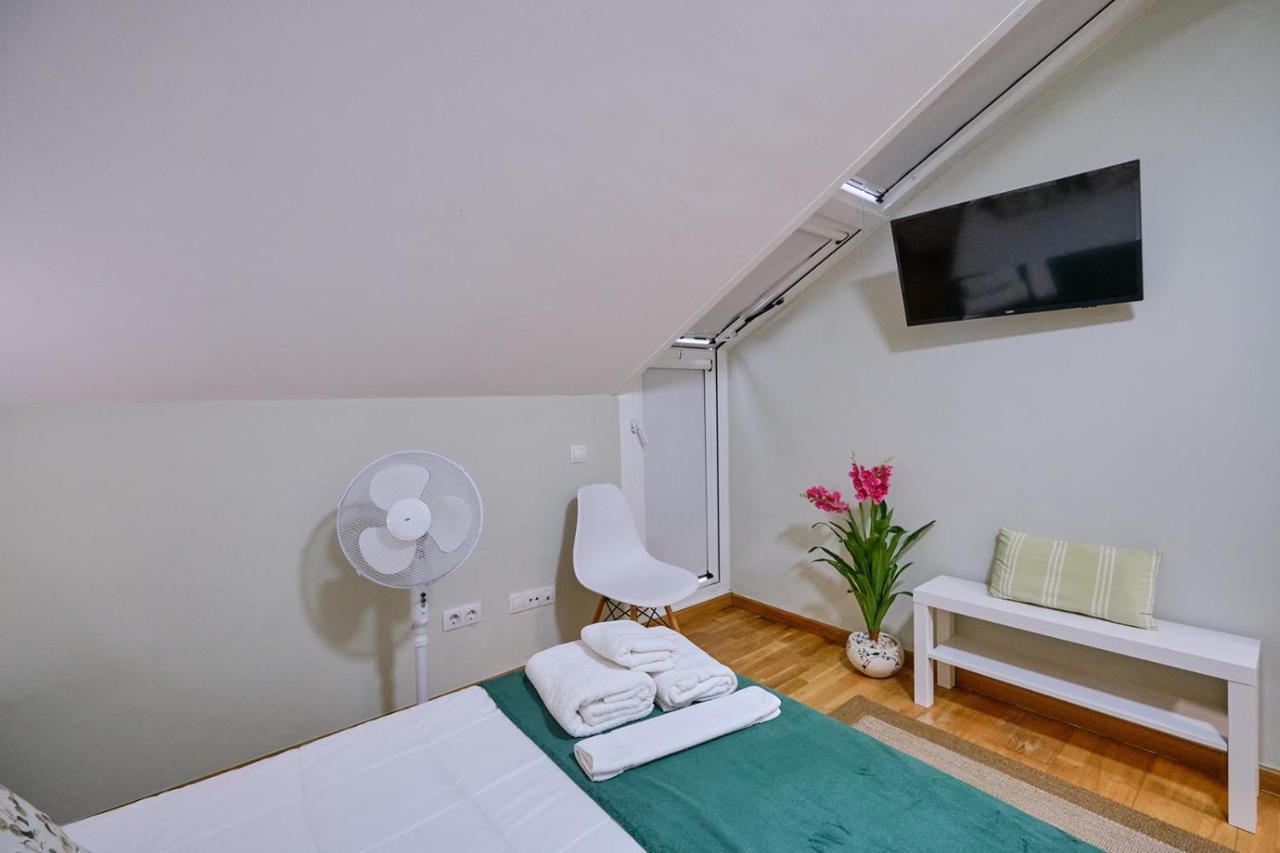 Peregrina Pension 2 Педрусо Экстерьер фото